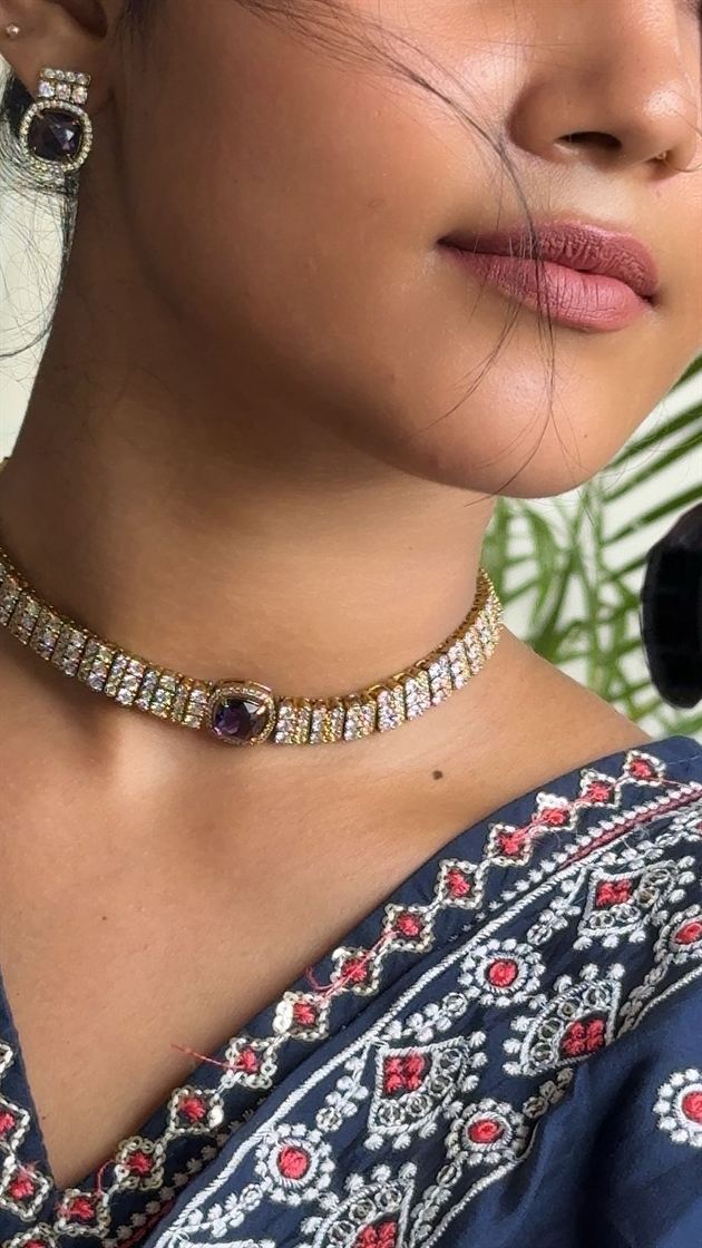 Ad high neck choker with earrings