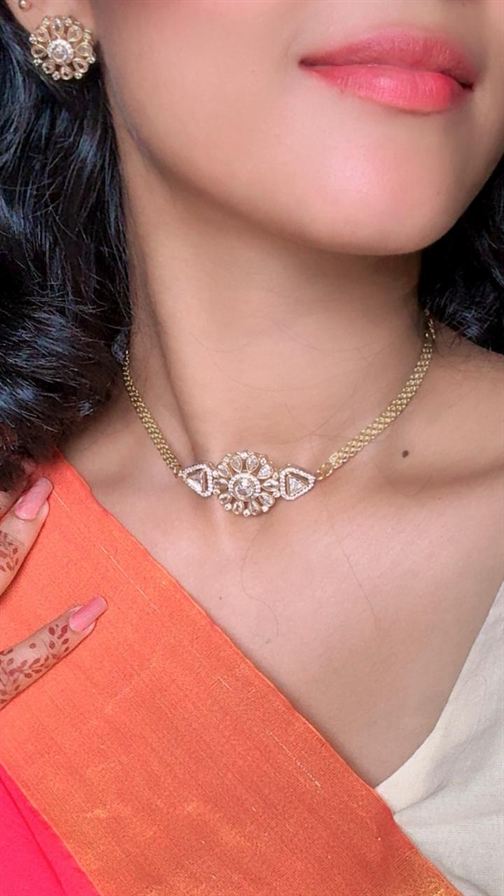 Premium high neck choker