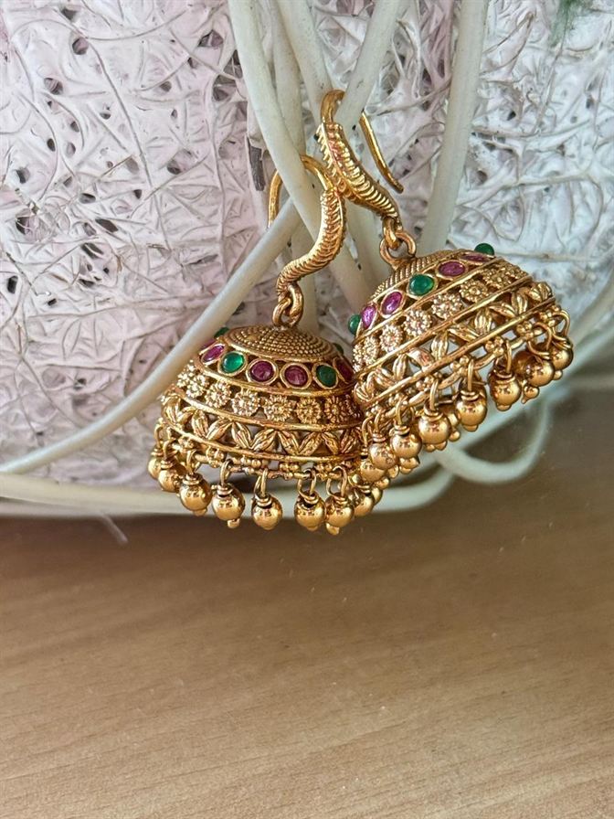 Antique gold jhumka
