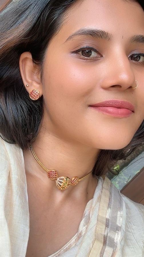 Premium Antique gold tiny choker